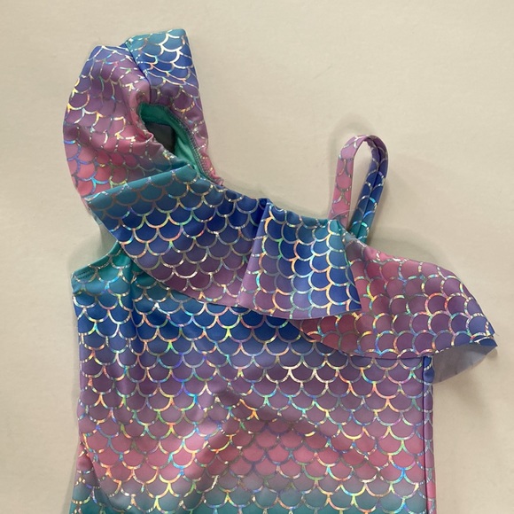 Girls H&M One Piece Swimsuit - Picture 2 of 8